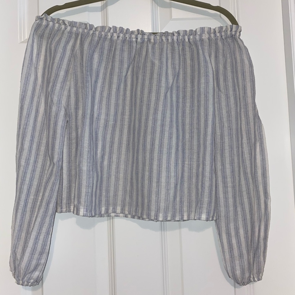 Off shoulder cropped blouse